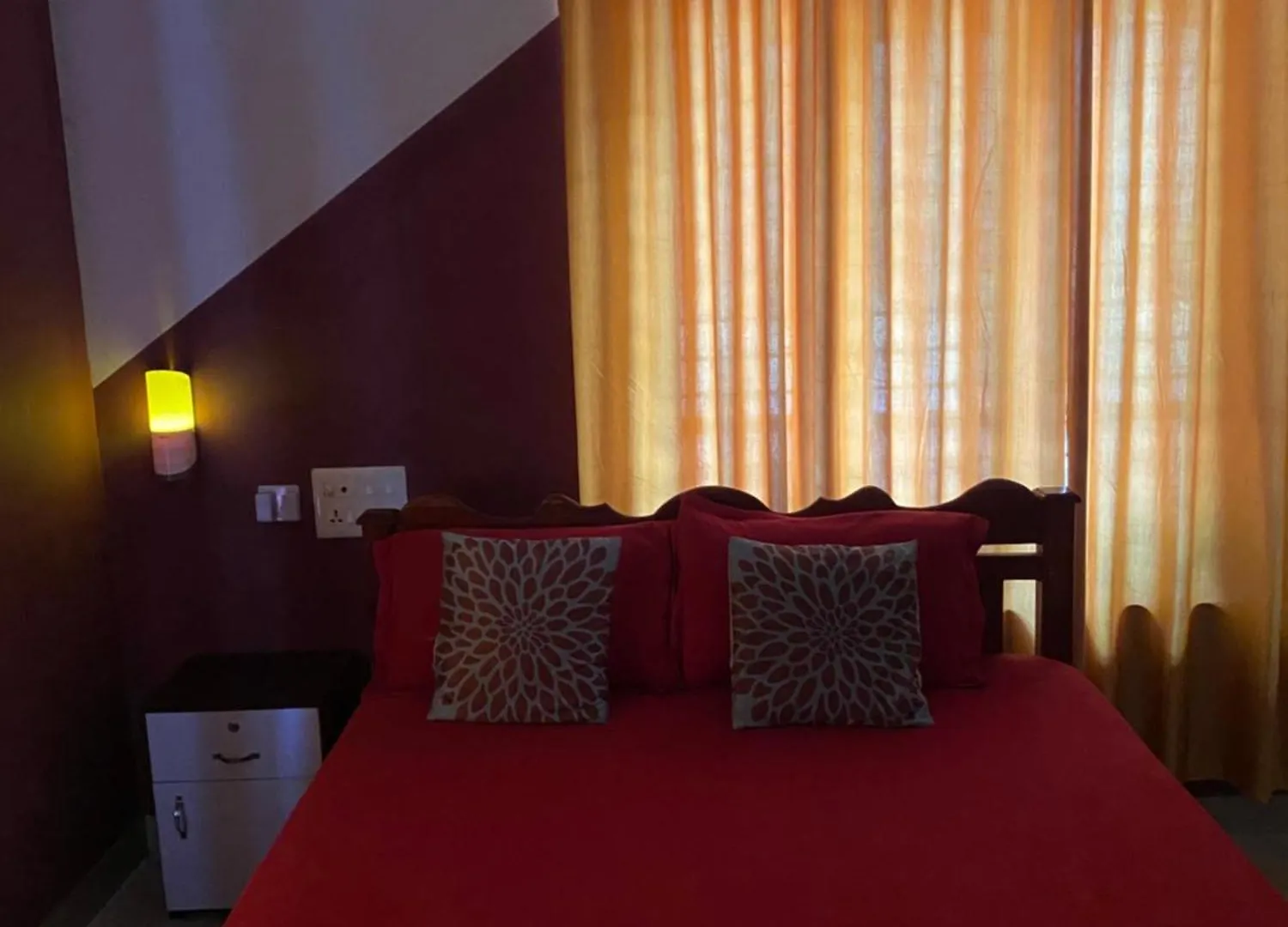 בית אירוח ורקלה Mud Apples Rooms הודו